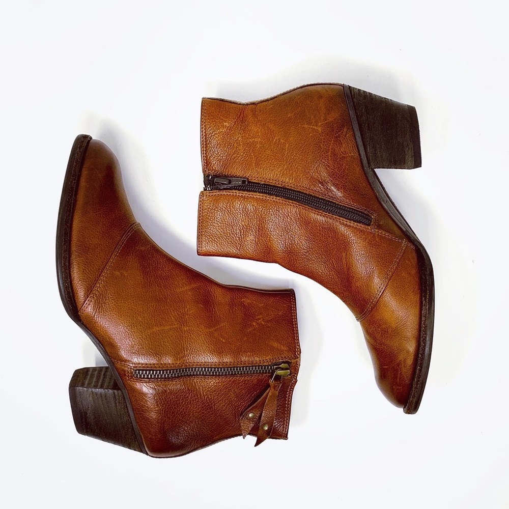 Paul Green Natick Saddle Leather Ankle Boots 7.5